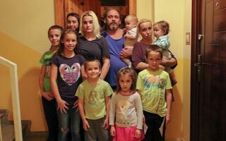 Estétől reggelig tele a lakás gyerekekkel – Majtényi Zsolt és családja még sohasem volt nyaralni